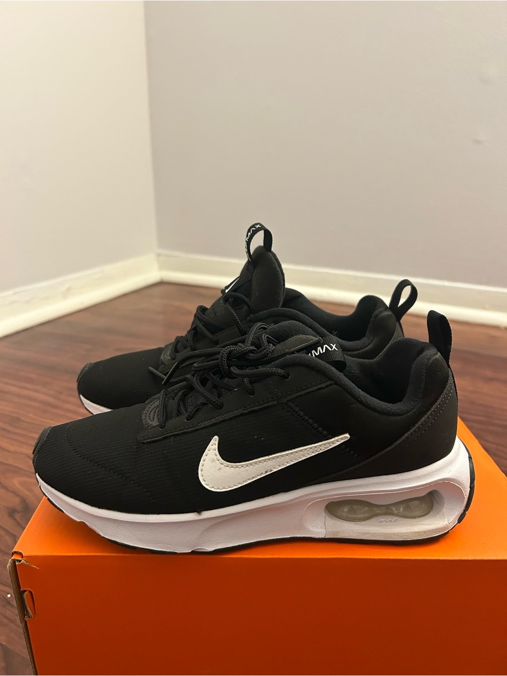 Nike Black And White Athletic Sneakers With Treaded Soles View 4